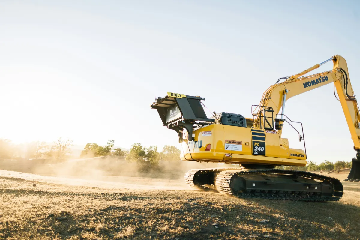 How a $500,000 Excavator Travels Across Three Countries Before Reaching a Construction Site