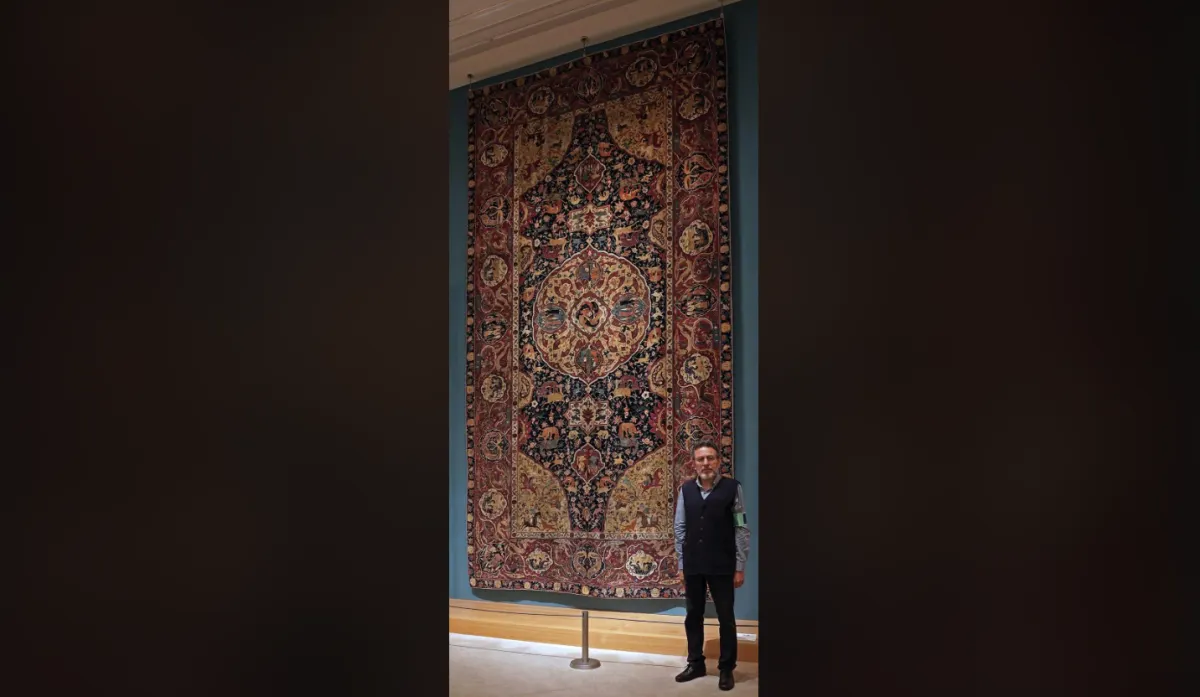 A Magnificent Safavid Carpet From Iran Showcases the Golden Age of Persian Weaving