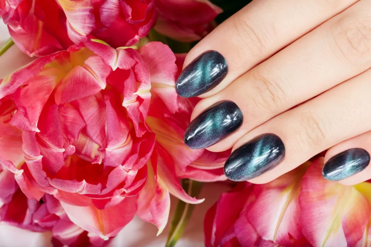 25 Stunning Cat Eye Nail Ideas You'll Want to Copy in 2026