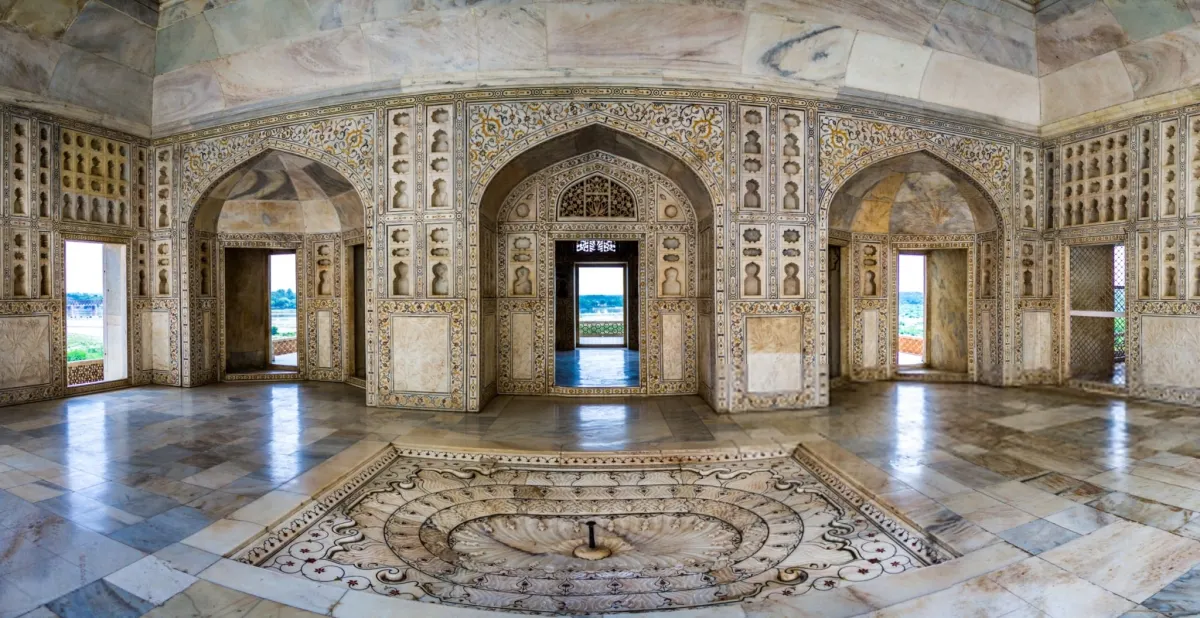  inside Taj Mahal