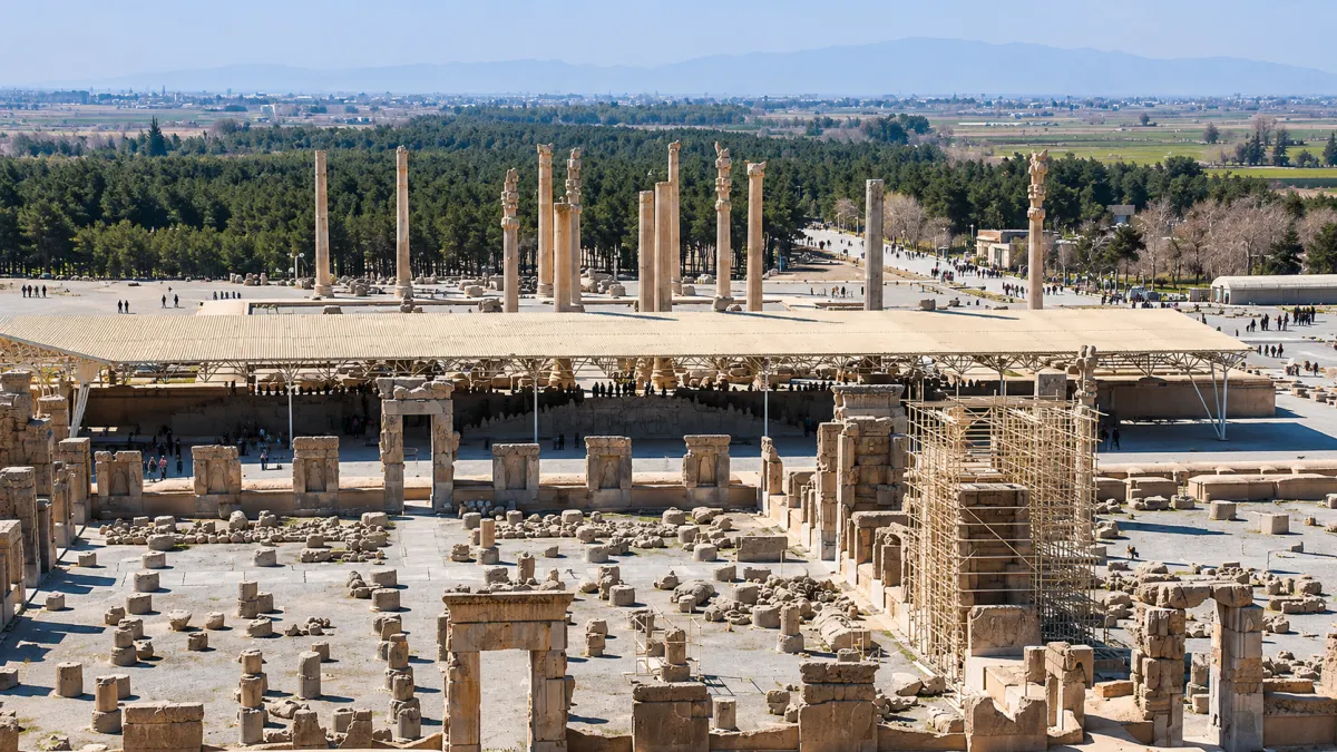The Hall of a Hundred Columns and the Treasury