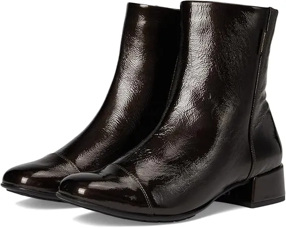 Premium Women’s Walking Boots Over $200