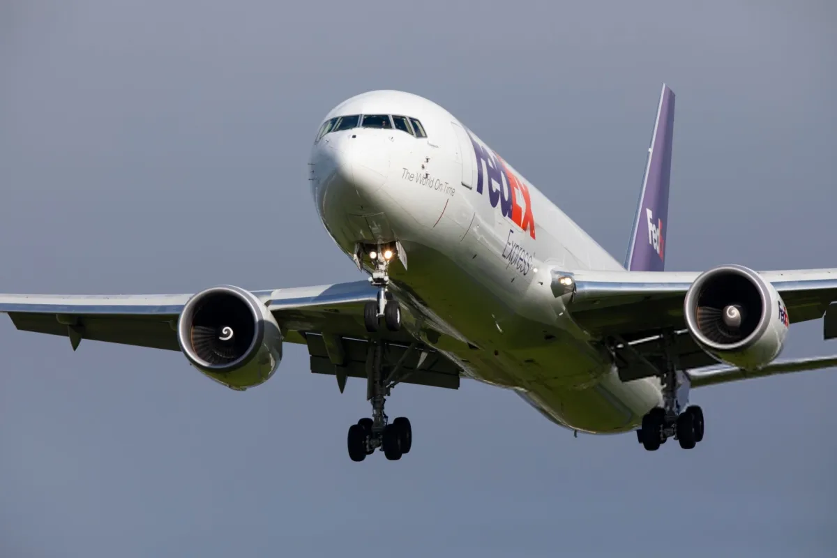 FedEx Express — The Undisputed Global Leader