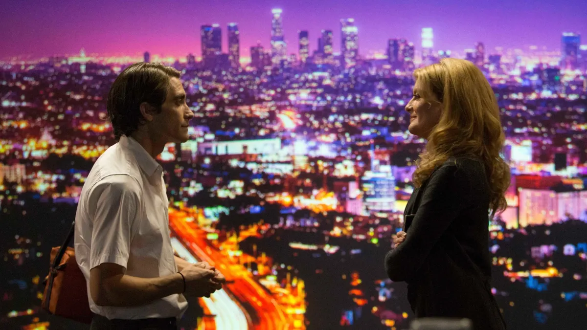 Rene Russo as TV news director Nina Romina in Nightcrawler control room