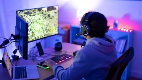 Inside the $8,000 Gaming Setup Built for Comfort, Health, and Competitive Play
