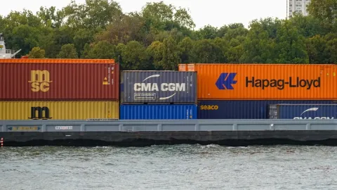 Dry, Reefer, and Everything in Between: Shipping Containers Explained