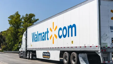 Life of a Walmart Truck Driver: Salary, Routes & Working Conditions