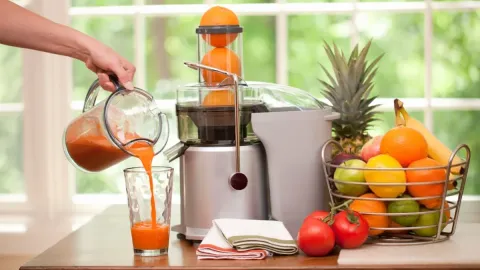 Thousands of Amazon shoppers recommend these 16 juicers