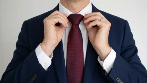 How to Tie a Windsor Knot: Step-by-Step Guide to the Perfect Tie Knot