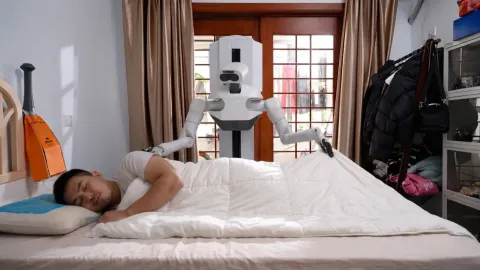 These 17 Photos Reveal What Really Happens When an AI Robot Lives With You