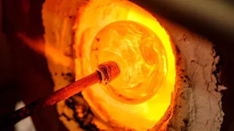 How Glass Is Made: From Sand to Smartphone Screens and Skyscrapers