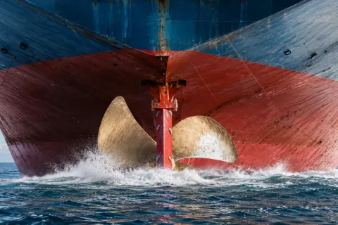The Incredible Power of Giant Container Ship Engines | How the World’s Largest Ships Move Across Oceans