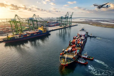 Cargo vs Freight: What Is the Difference Between Cargo and Freight?