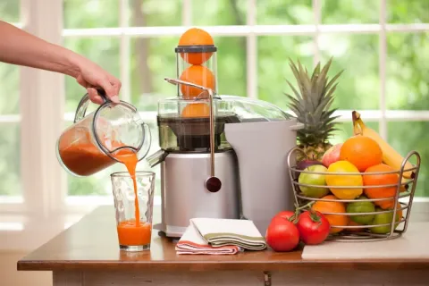 Thousands of Amazon shoppers recommend these 16 juicers