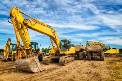 How a $500,000 Excavator Travels Across Three Countries Before Reaching a Construction Site