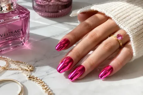 Shine in the Summer Sun With These 19 Gorgeous Chrome and Mirror Nail Ideas