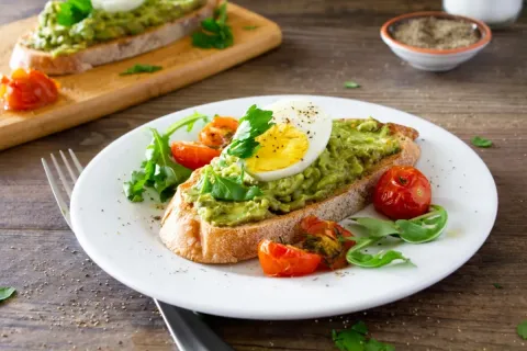 20 Easy One-Egg Meals That Are Filling and Delicious
