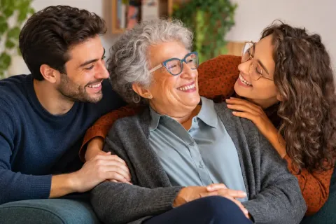 8 Smart Ways to Help Your Ageing Parents Stay Financially Secure