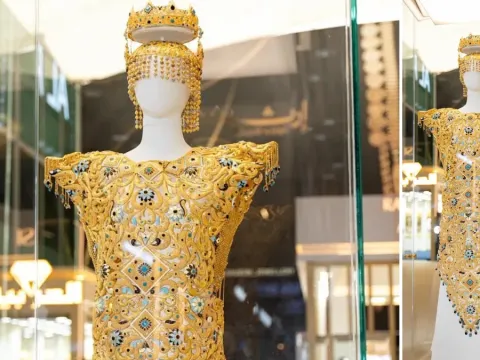 UAE Strikes Record Again: 10Kg Pure Gold Masterpiece Named World’s Most Expensive Dress