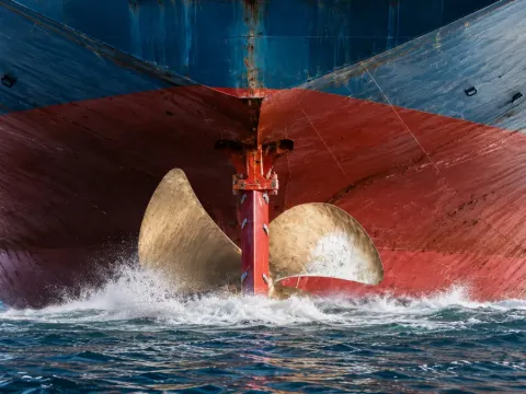 The Incredible Power of Giant Container Ship Engines | How the World’s Largest Ships Move Across Oceans