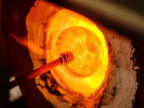 How Glass Is Made: From Sand to Smartphone Screens and Skyscrapers