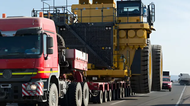 Lowbed Trailers vs. Lowboy Trailers: Which Is Right for Your Load?