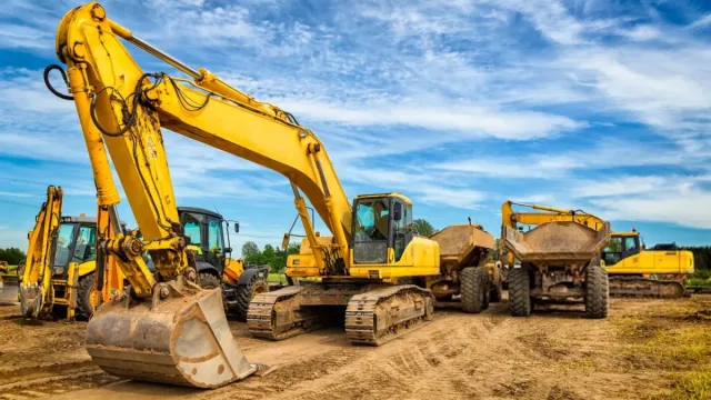 How a $500,000 Excavator Travels Across Three Countries Before Reaching a Construction Site