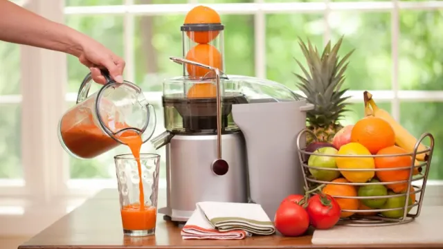 Thousands of Amazon shoppers recommend these 16 juicers
