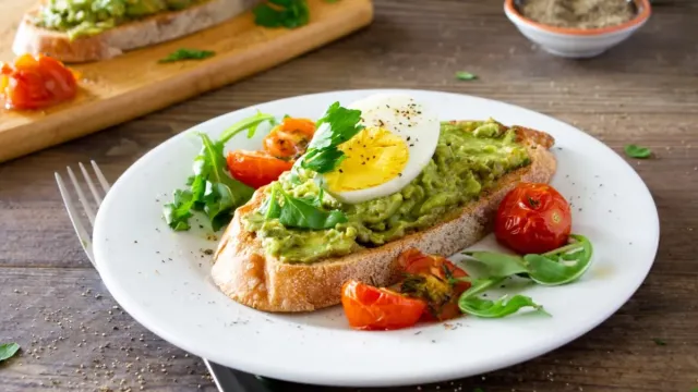 20 Easy One-Egg Meals That Are Filling and Delicious