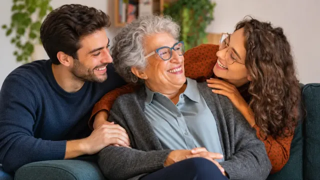 8 Smart Ways to Help Your Ageing Parents Stay Financially Secure